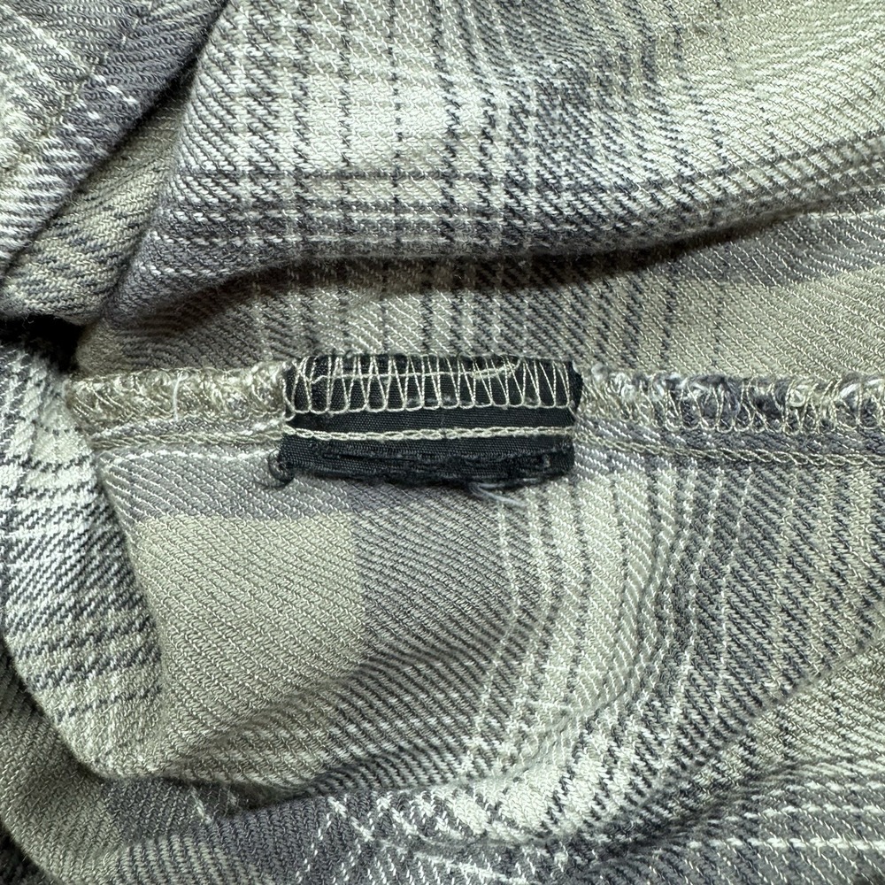 Harley Davidson Womens Plaid Flannel Shirt XS Beige Gray Embroidered Flower - Picture 9 of 10